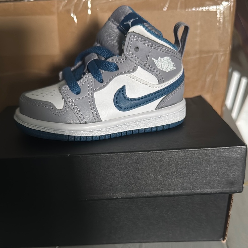 Nike Blue and Gray Sneakers Classic Design